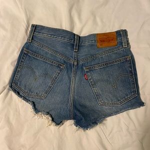 Levi’s 501 denim shorts size 24